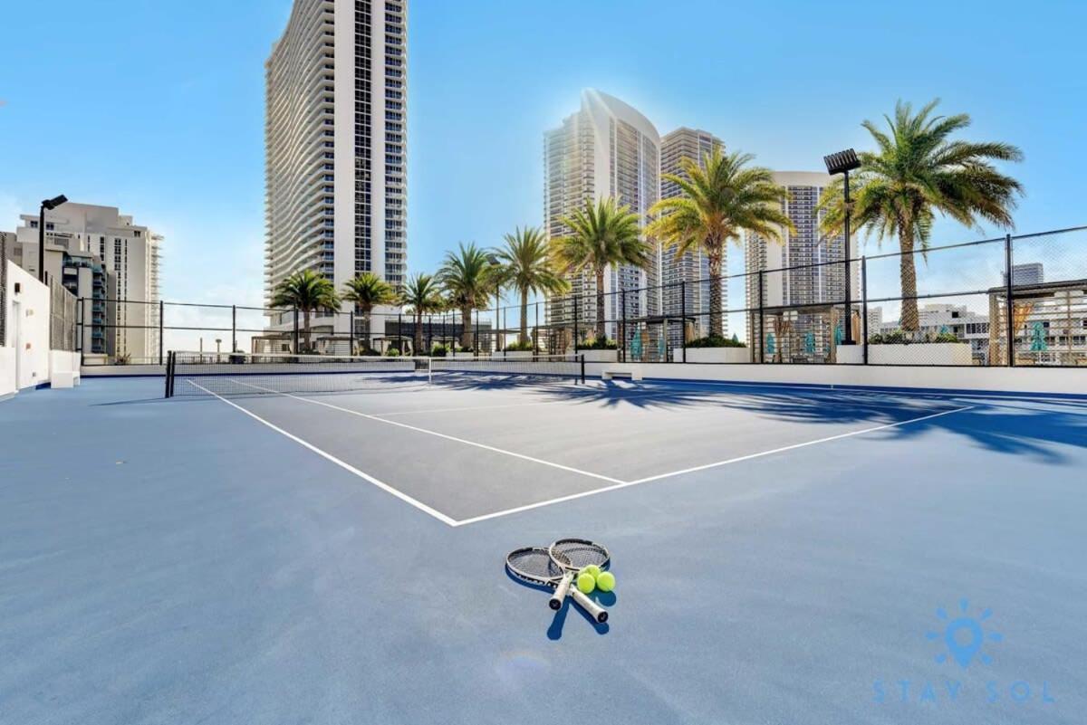 Luxury Amenities, Infinity Pool, Gym, Hot Tub Apartment Hollywood Exterior photo