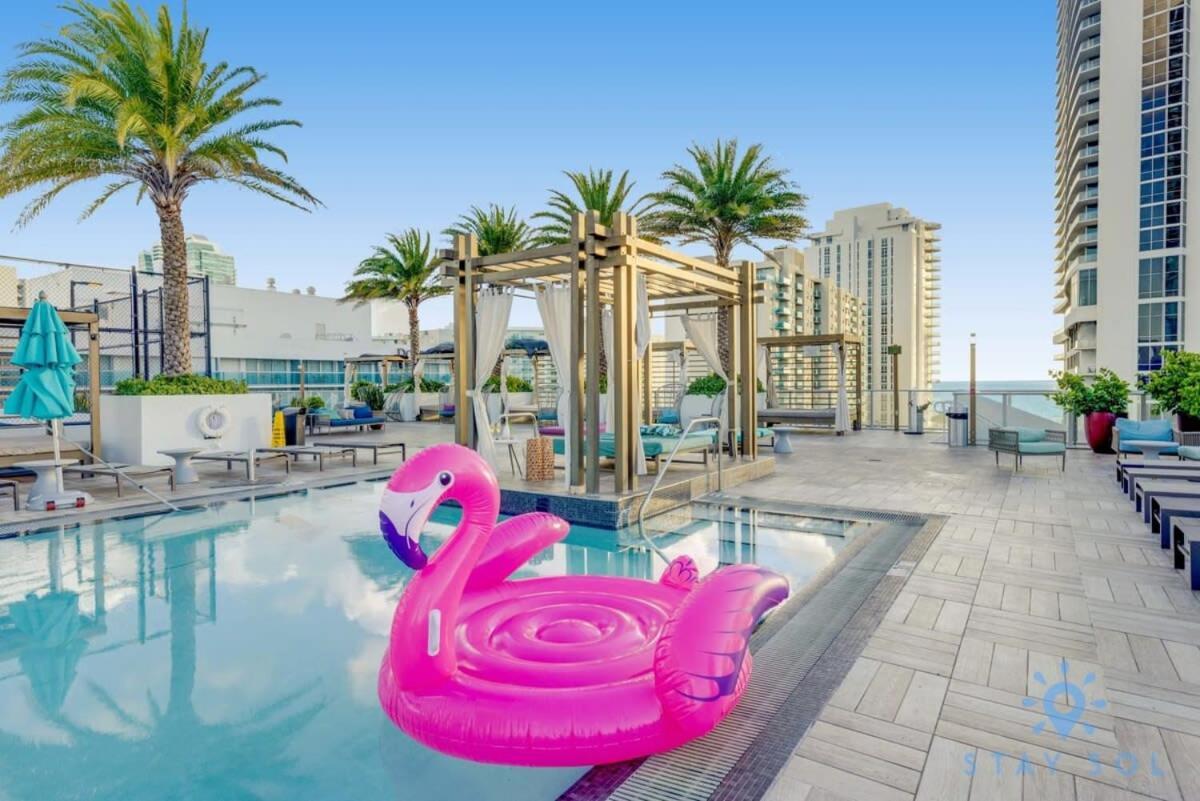 Luxury Amenities, Infinity Pool, Gym, Hot Tub Apartment Hollywood Exterior photo