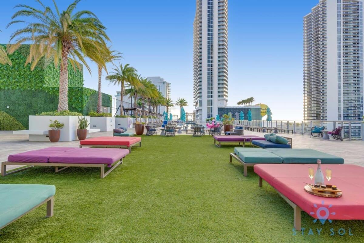 Luxury Amenities, Infinity Pool, Gym, Hot Tub Apartment Hollywood Exterior photo