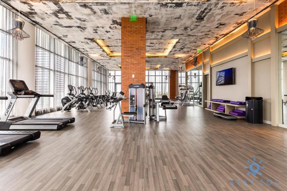 Luxury Amenities, Infinity Pool, Gym, Hot Tub Apartment Hollywood Exterior photo