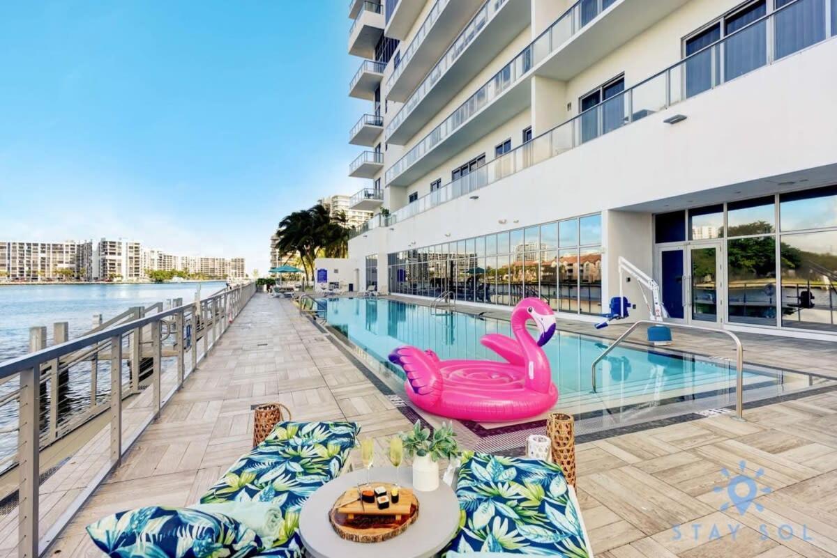 Luxury Amenities, Infinity Pool, Gym, Hot Tub Apartment Hollywood Exterior photo
