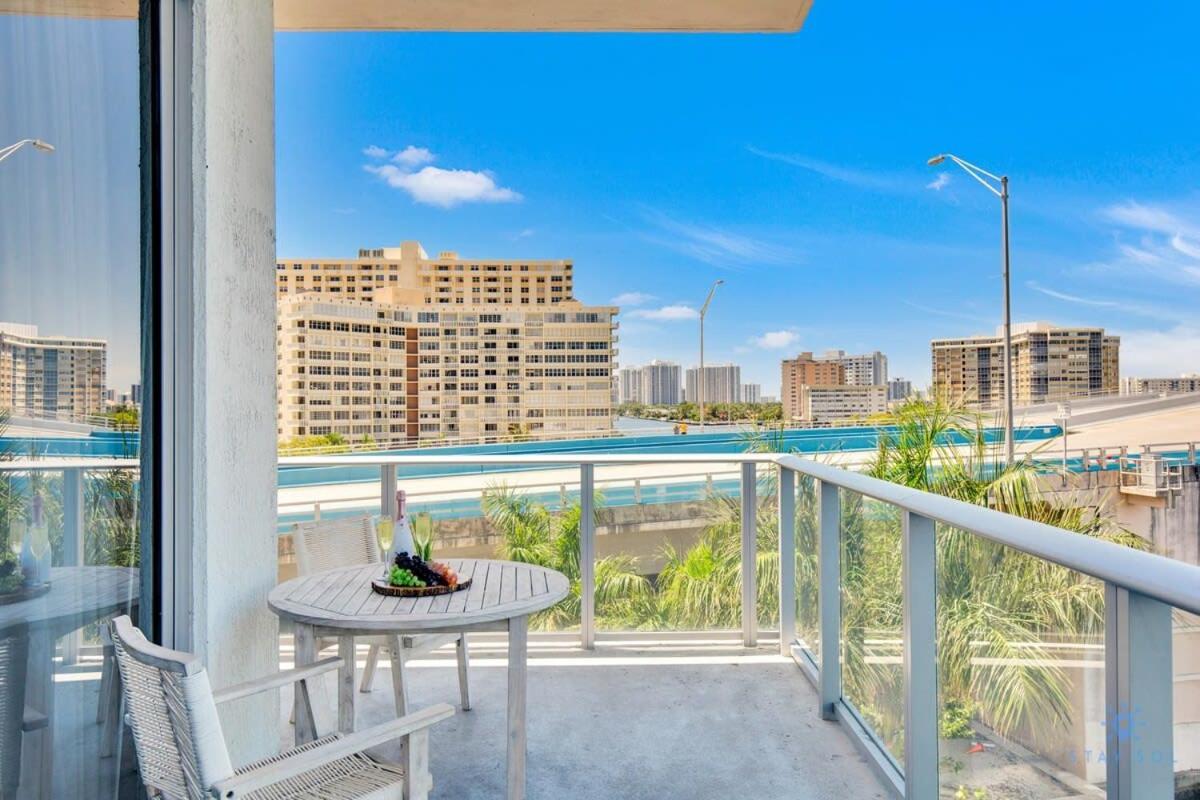 Luxury Amenities, Infinity Pool, Gym, Hot Tub Apartment Hollywood Exterior photo