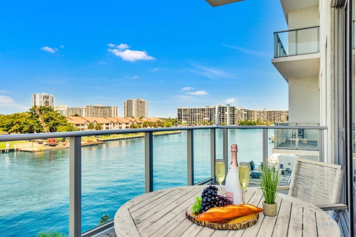 Luxury Amenities, Infinity Pool, Gym, Hot Tub Apartment Hollywood Exterior photo