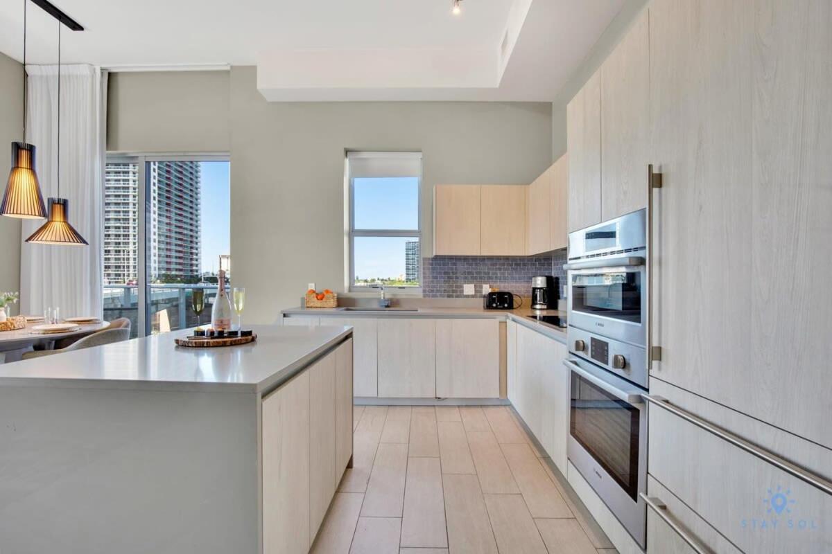 Luxury Amenities, Infinity Pool, Gym, Hot Tub Apartment Hollywood Exterior photo