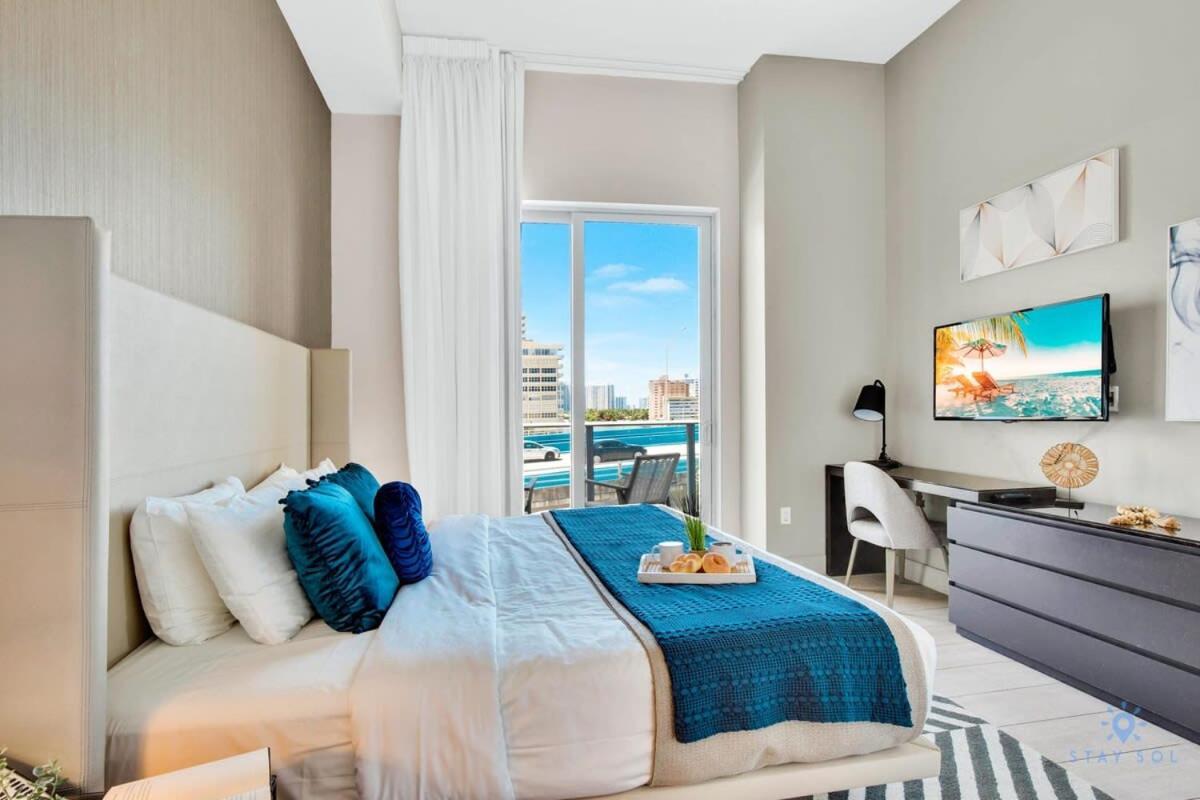 Luxury Amenities, Infinity Pool, Gym, Hot Tub Apartment Hollywood Exterior photo