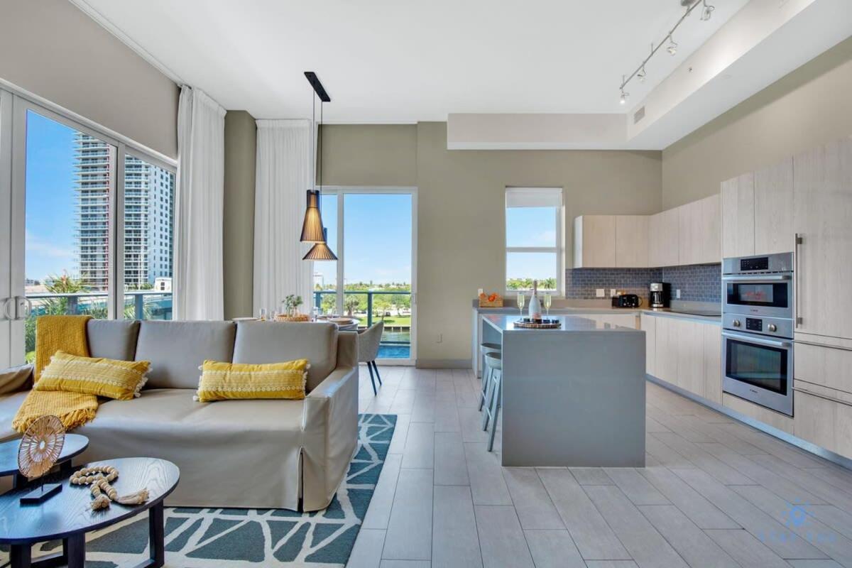 Luxury Amenities, Infinity Pool, Gym, Hot Tub Apartment Hollywood Exterior photo